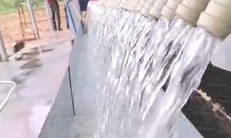 壓濾后流出的清水